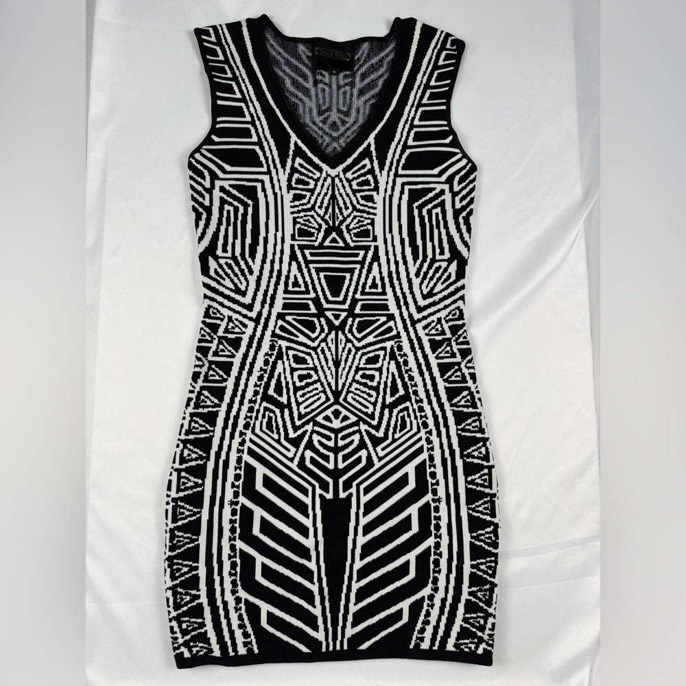 Black and White Geometric Pattern Dress